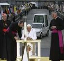Pope praying